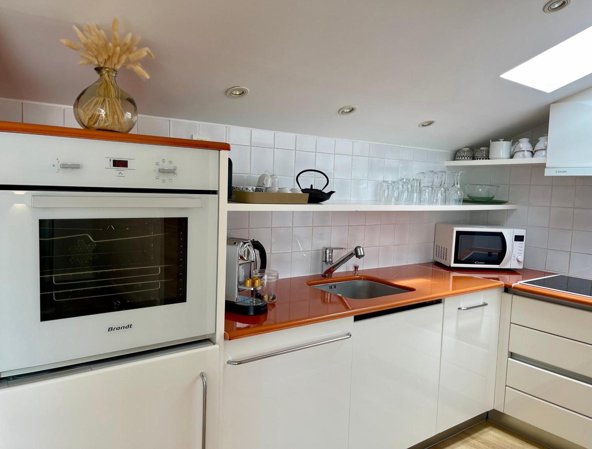 Coeur De Saint-Tropez - 2 Chambres - Terrasse - Parking *